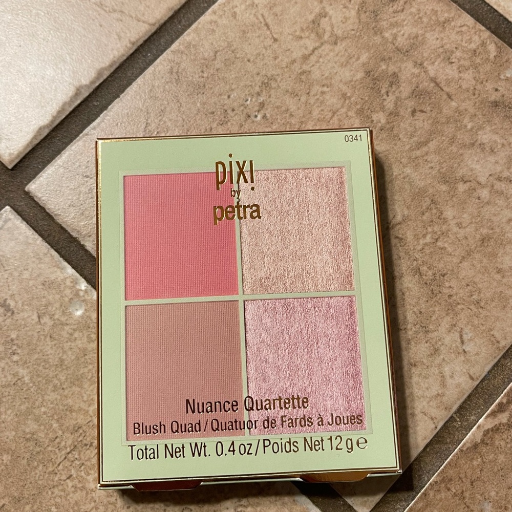 Pixi by Petra blush quad, colors: sugar blossom